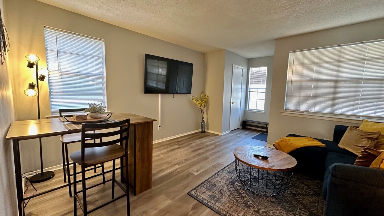 Photo of Livingroom in Central Gardens