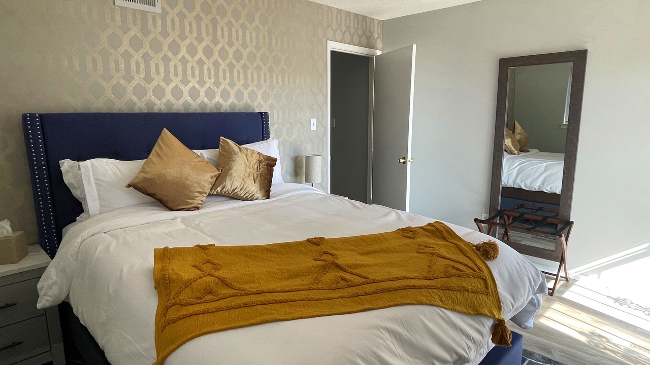 Photo of Bedroom in Central Gardens