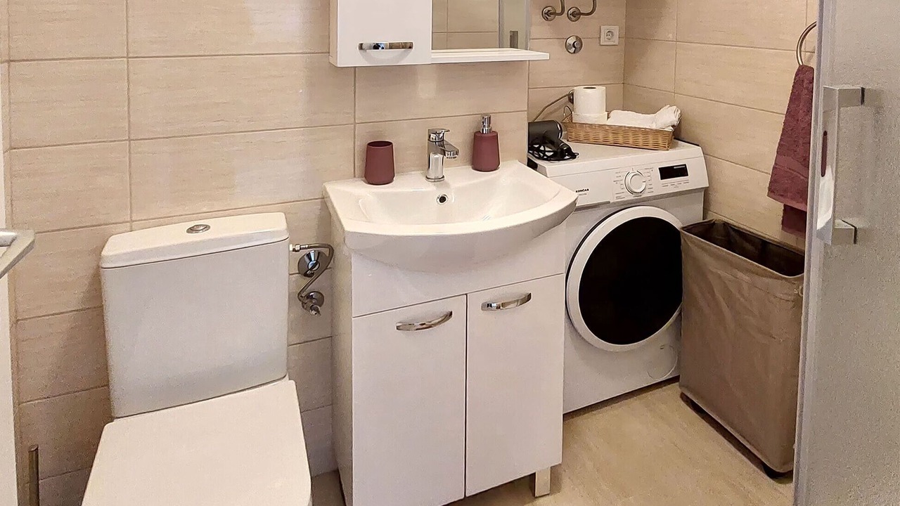 Photo of Bathroom in Cove Parja
