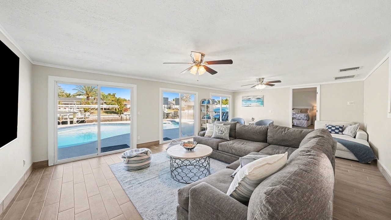 Photo of Livingroom in Bay Crest Park