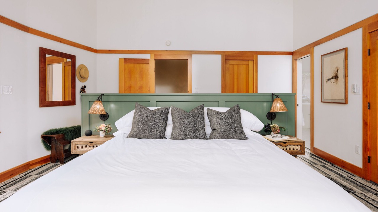Photo of Bedroom in Roscoe