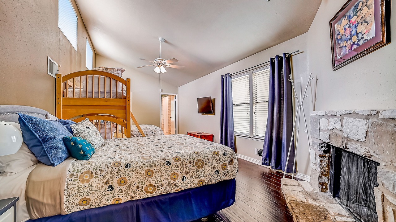 Photo of Bedroom in North San Antonio - SAT