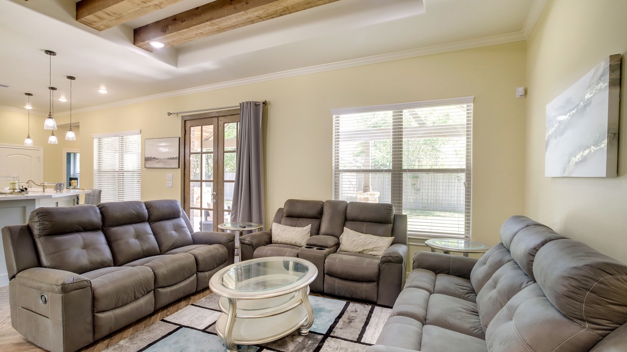 Photo of Livingroom in Tomball