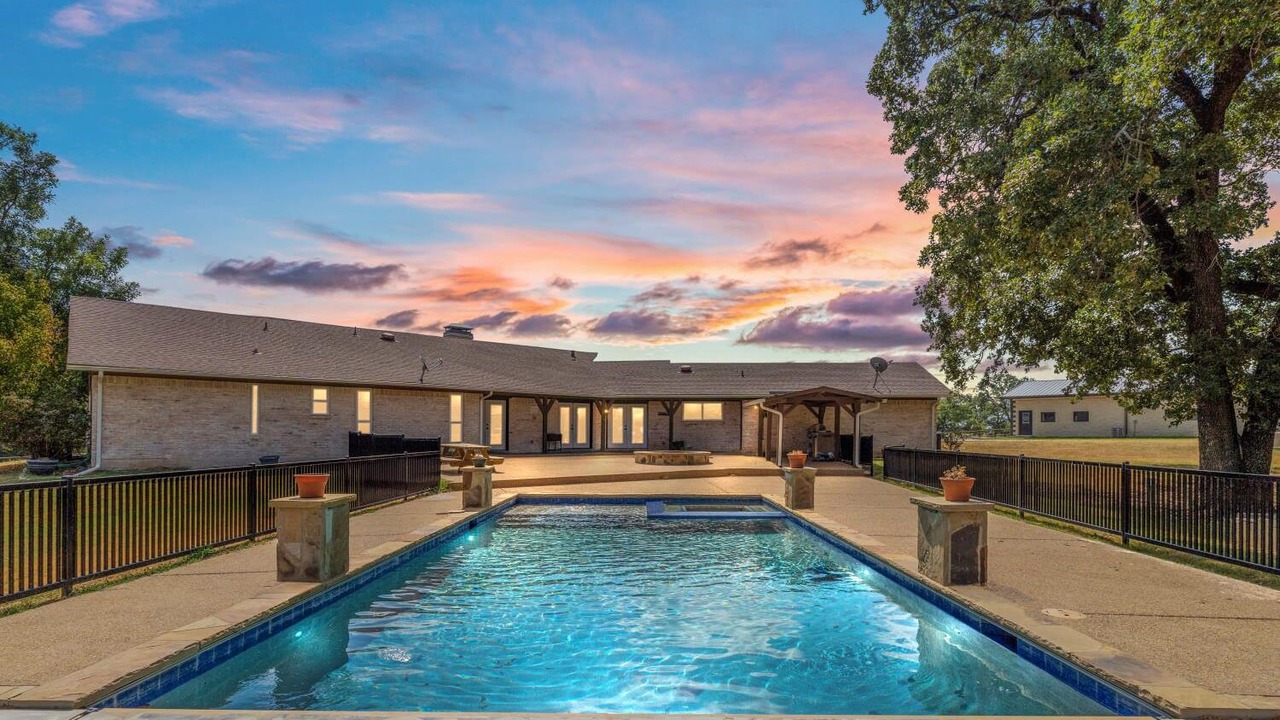 Photo of Outdoor in Weston