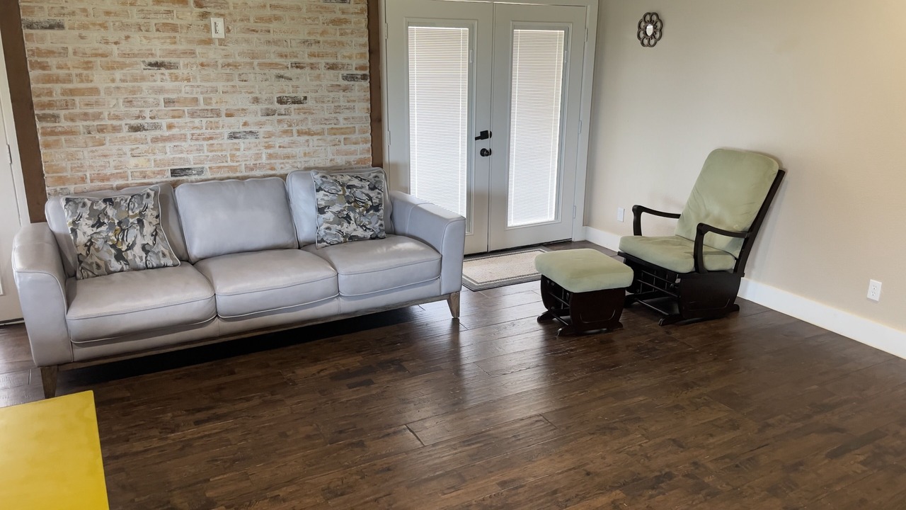 Photo of Livingroom in Weston
