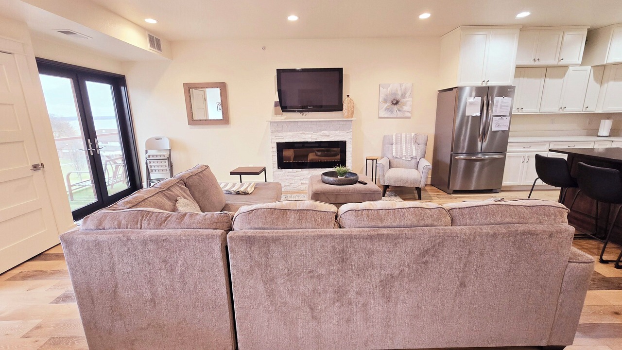 Photo of Livingroom in Detroit Lakes