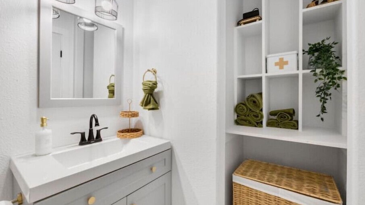 Photo of Bathroom in Central Arlington
