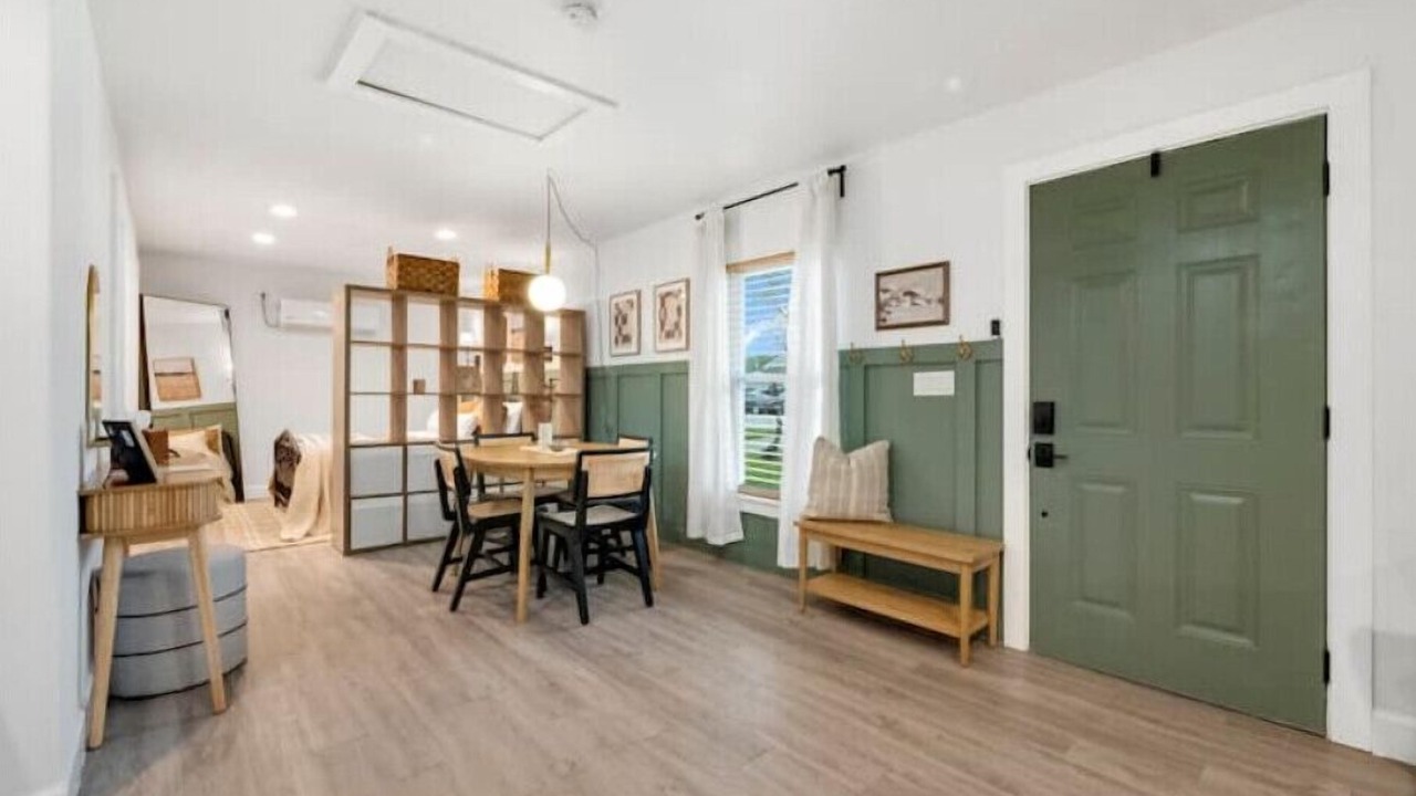 Photo of Livingroom in Central Arlington