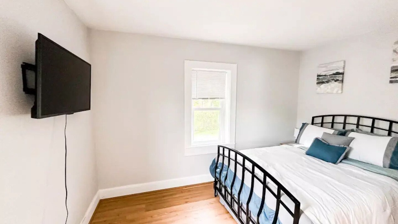 Photo of Bedroom in Lenoir City