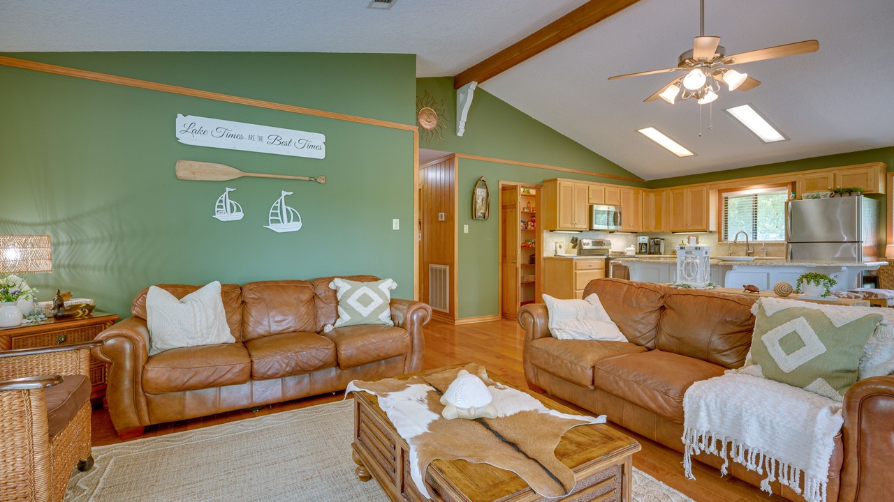 Photo of Livingroom in Oakhurst