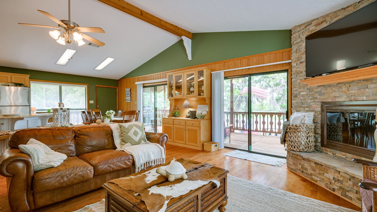 Photo of Livingroom in Oakhurst