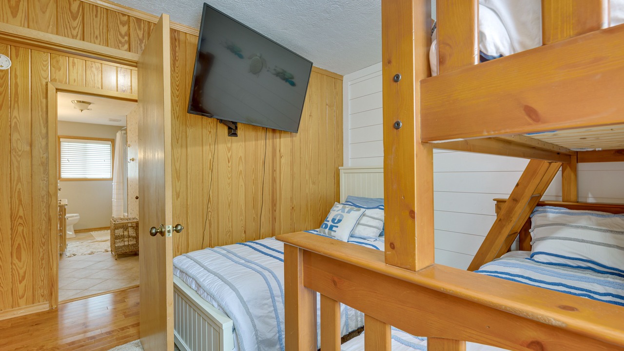 Photo of Bedroom in Oakhurst