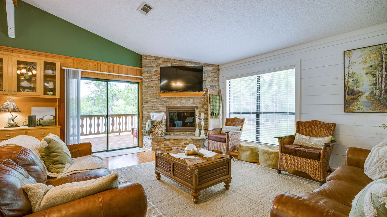 Photo of Livingroom in Oakhurst
