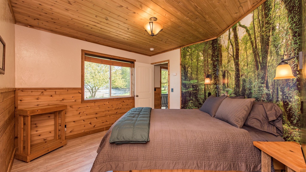 Photo of Bedroom in Sekiu