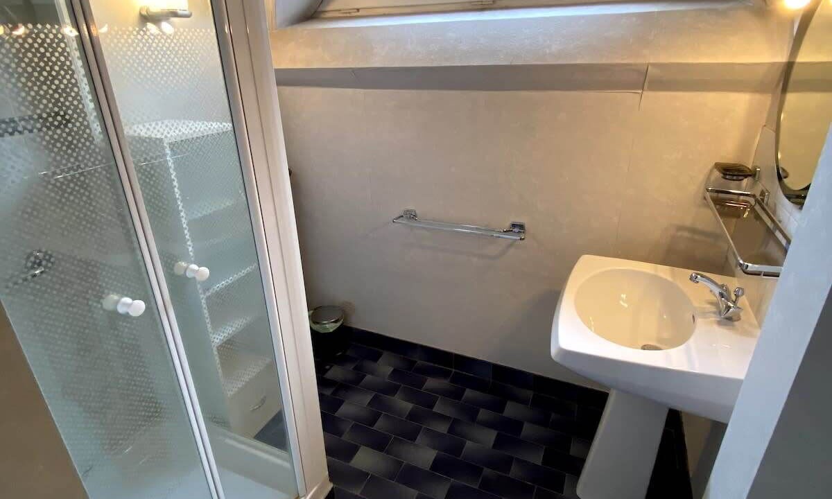 Photo of Bathroom in Tournan-en-Brie