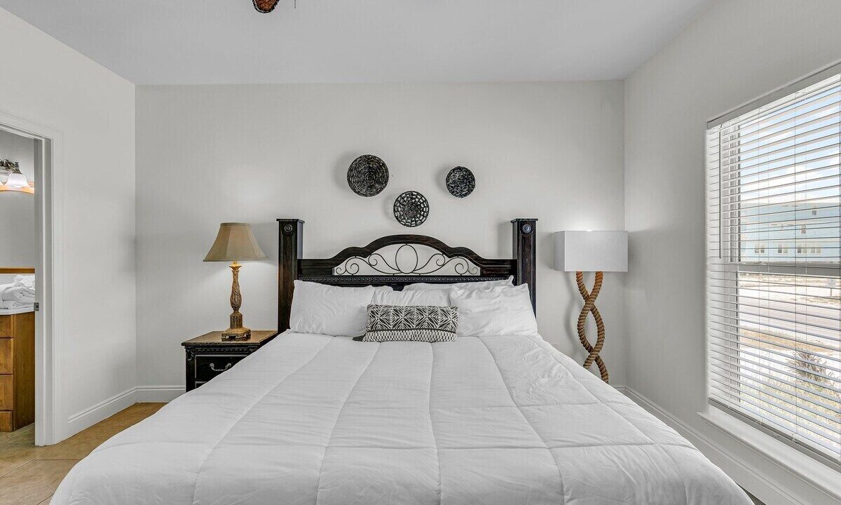 Photo of Bedroom in Gulf Shores