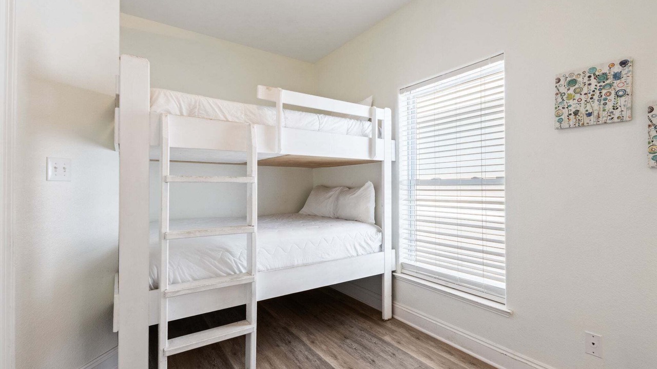Photo of Bedroom in Gulf Shores