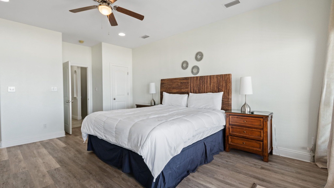 Photo of Bedroom in Gulf Shores