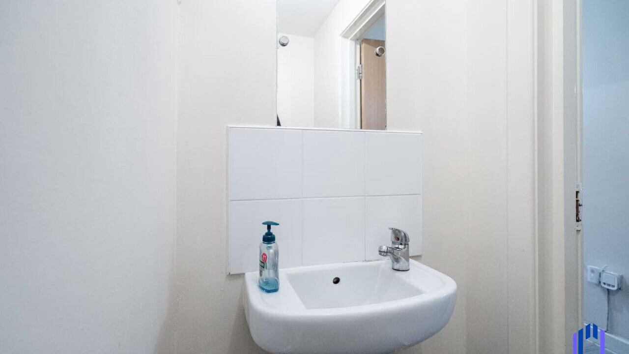 Photo of Others in Openshaw