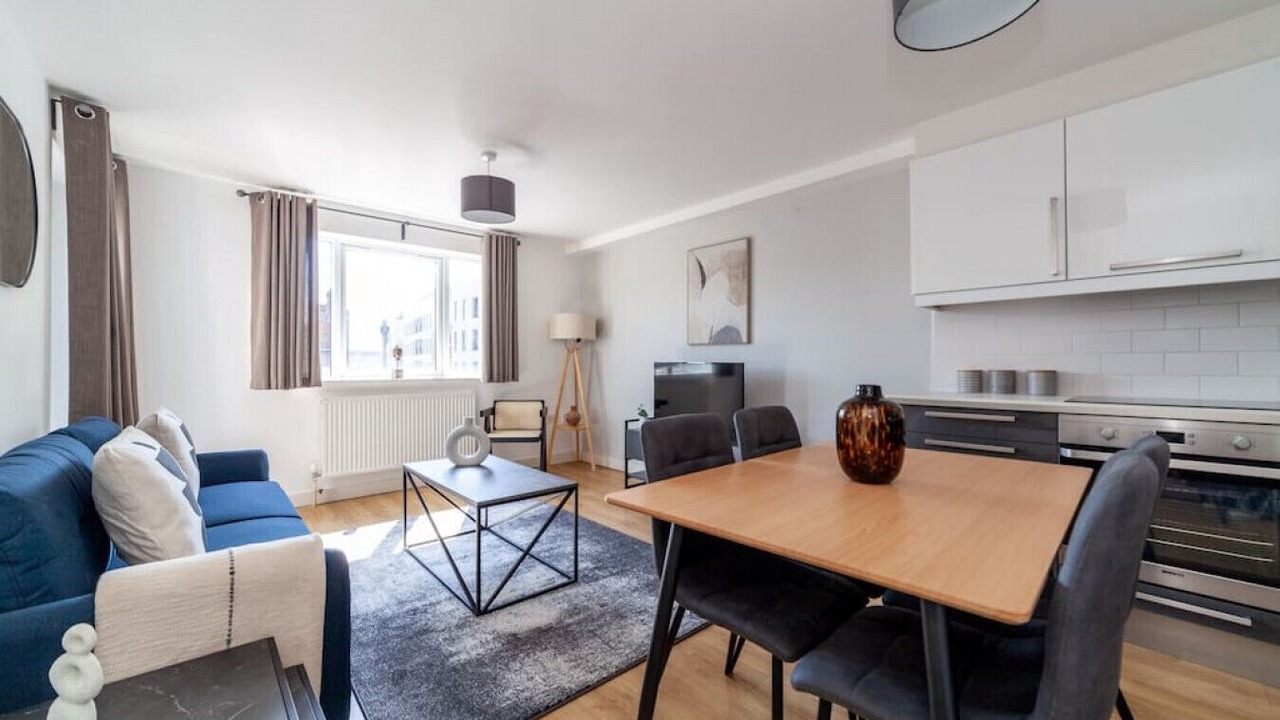 Photo of Others in Collier's Wood