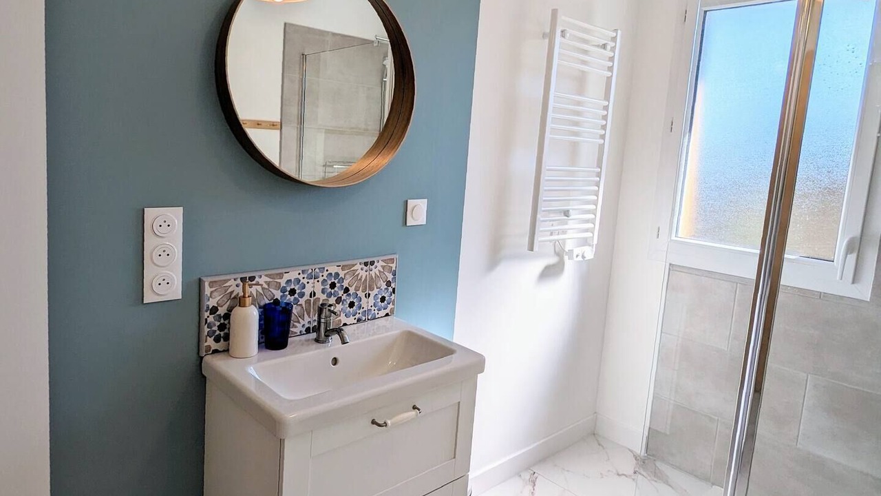 Photo of Bathroom in Lesperon