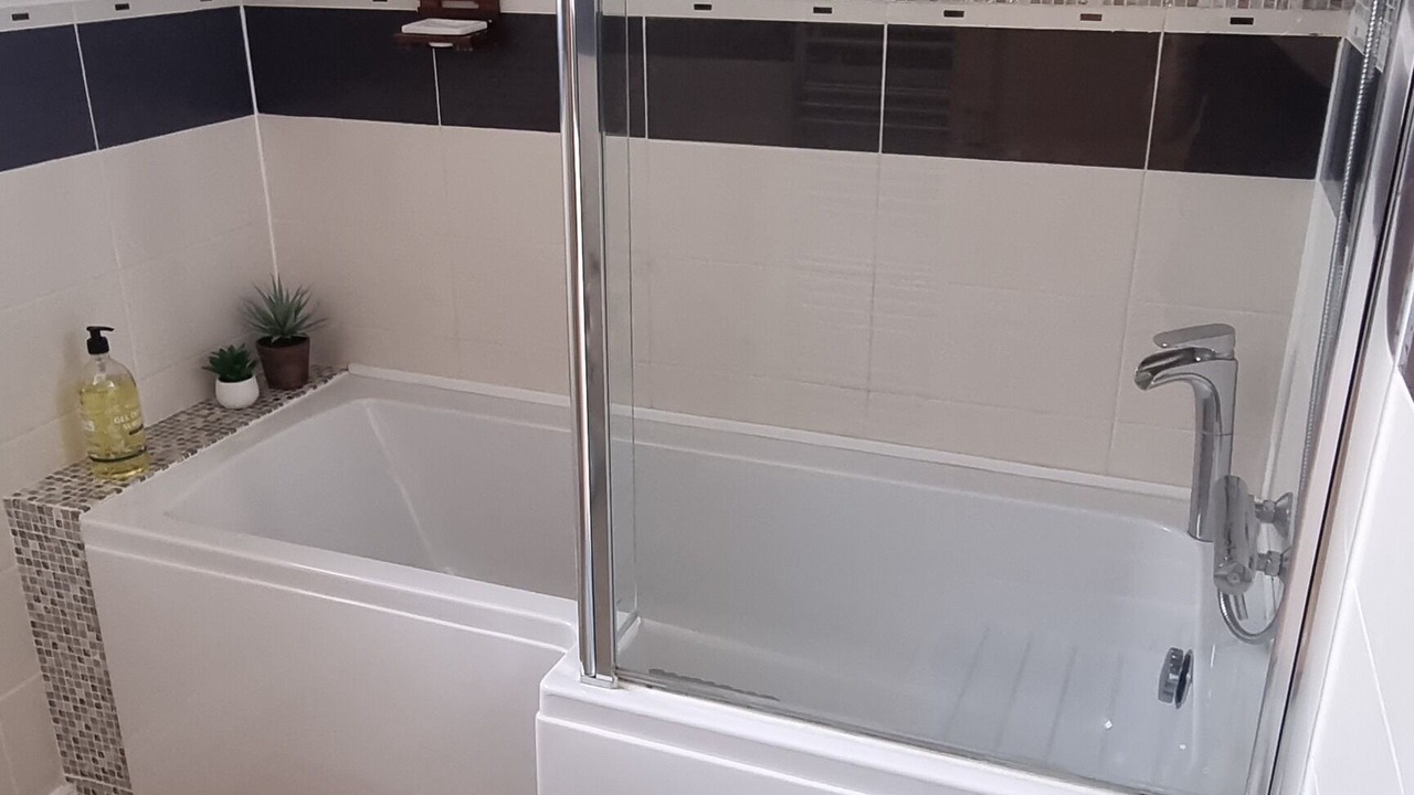 Photo of Bathroom in Gesnes-le-Gandelin