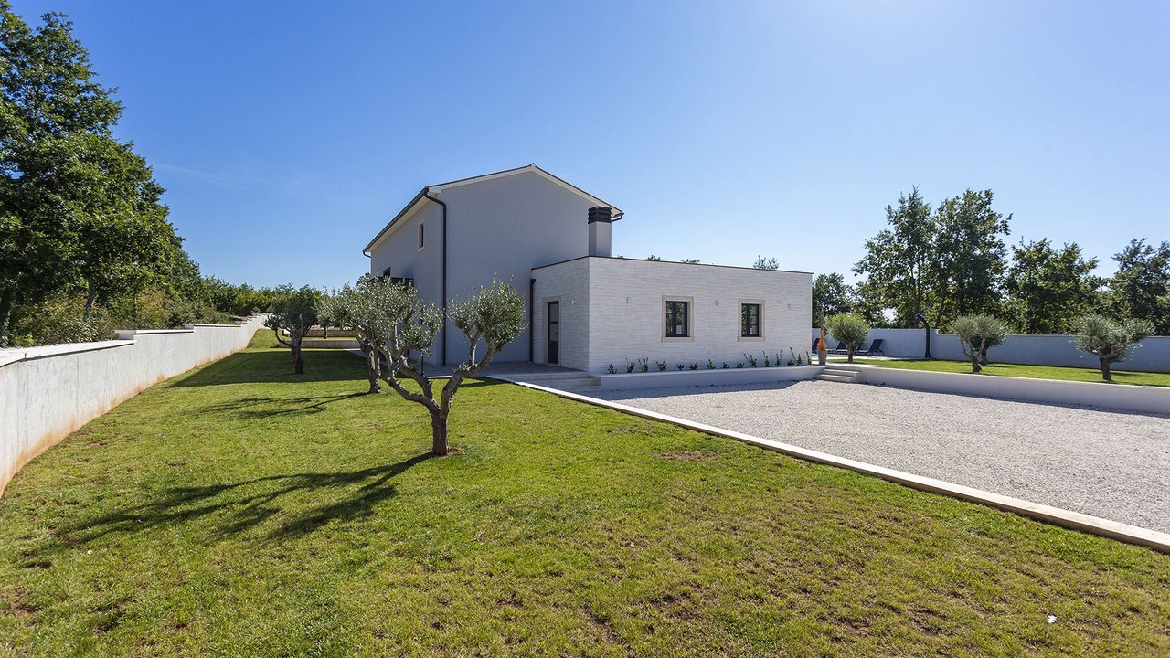 Photo of Outdoor in Muzini