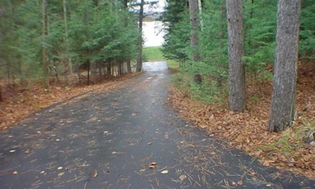 Photo of Others in Butternut