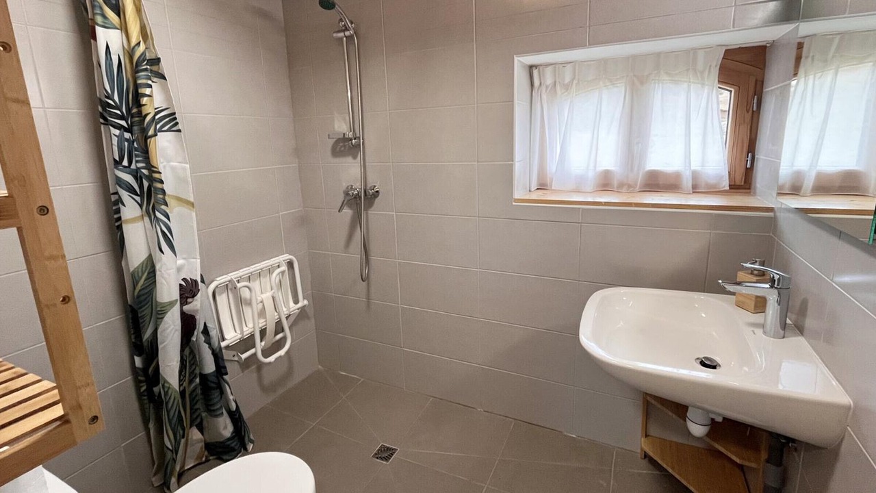 Photo of Bathroom in Les Salles