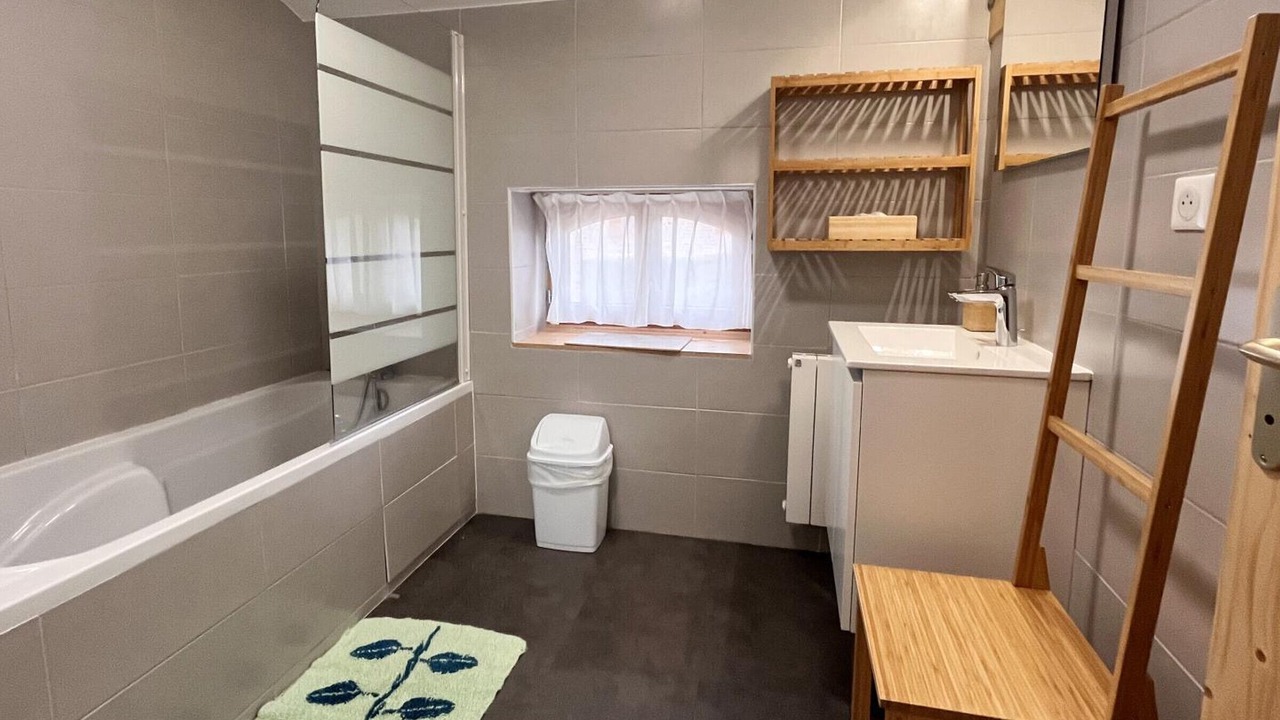 Photo of Bathroom in Les Salles