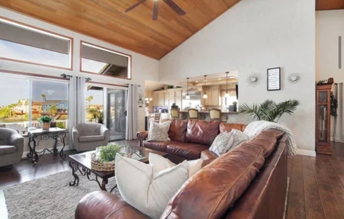 Photo of Livingroom in Discovery Bay
