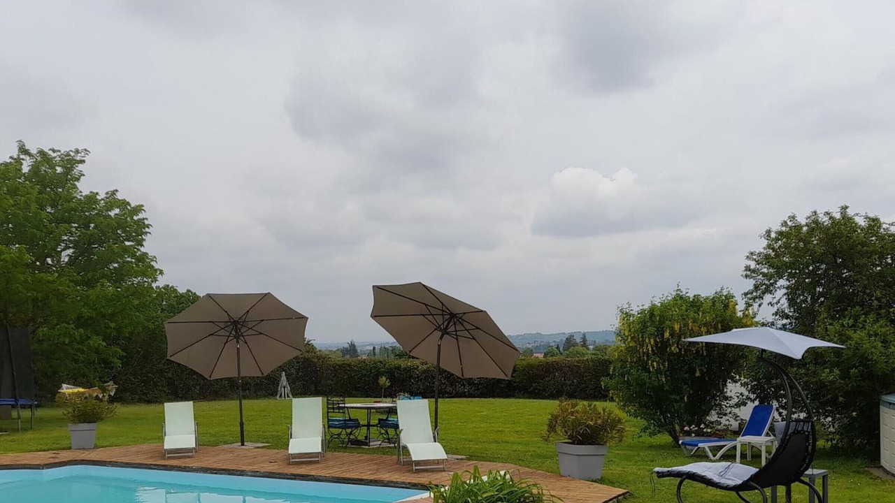 Photo of Outdoor in Louchy-Montfand