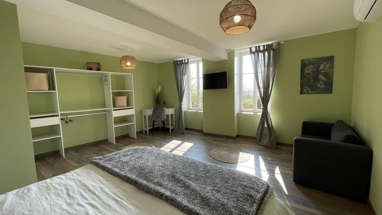 Photo of Bedroom in Louchy-Montfand