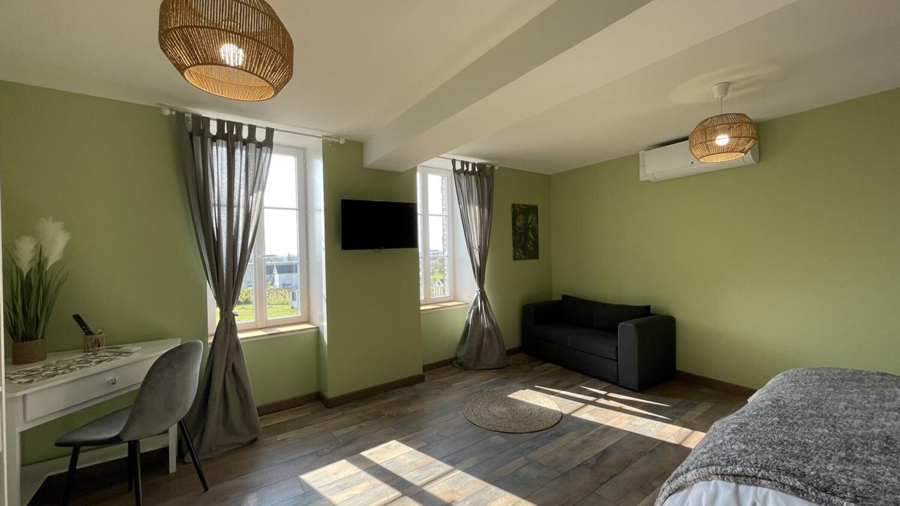 Photo of Bedroom in Louchy-Montfand