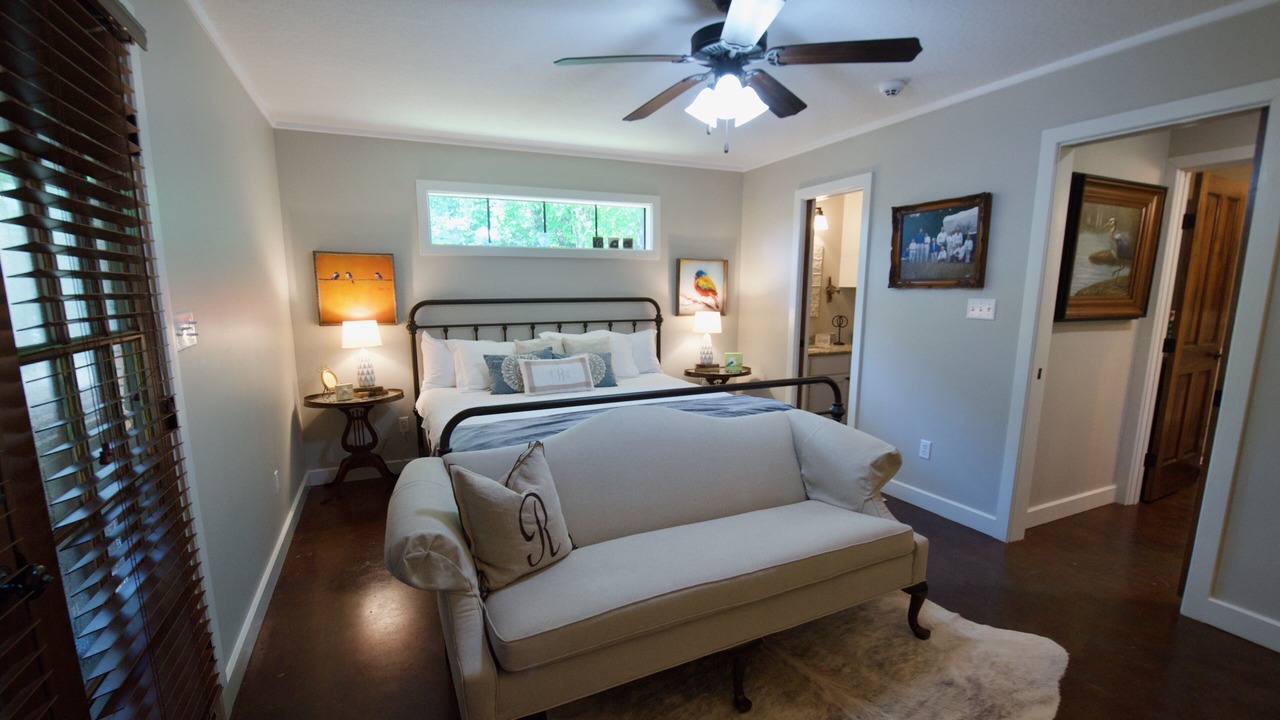 Photo of Bedroom in Laurel