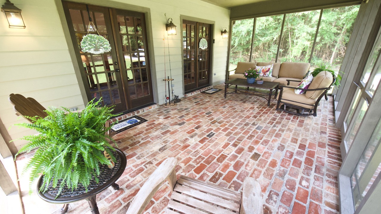 Photo of Patio Balcony in Laurel
