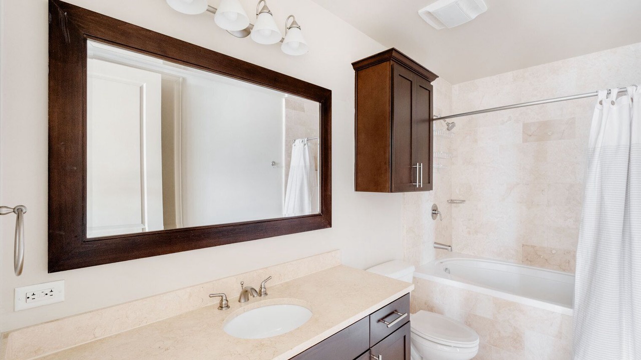 Photo of Bathroom in Second Street District