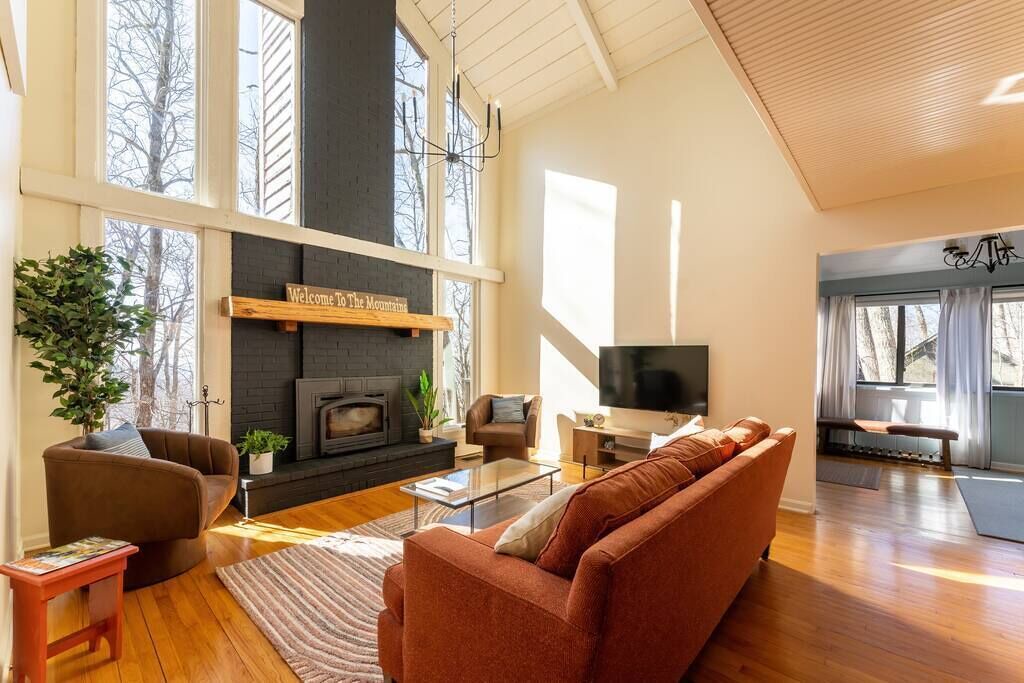 Photo of Livingroom in Wintergreen