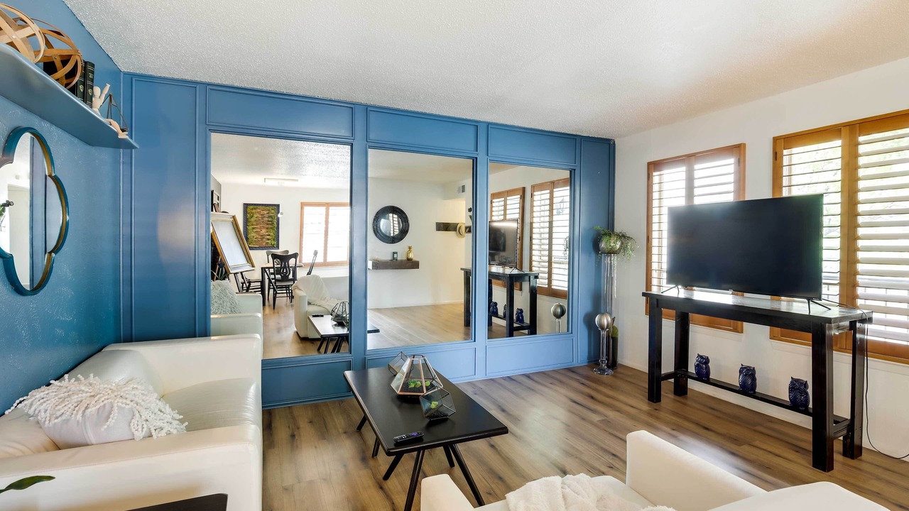 Photo of Livingroom in Knox - Henderson