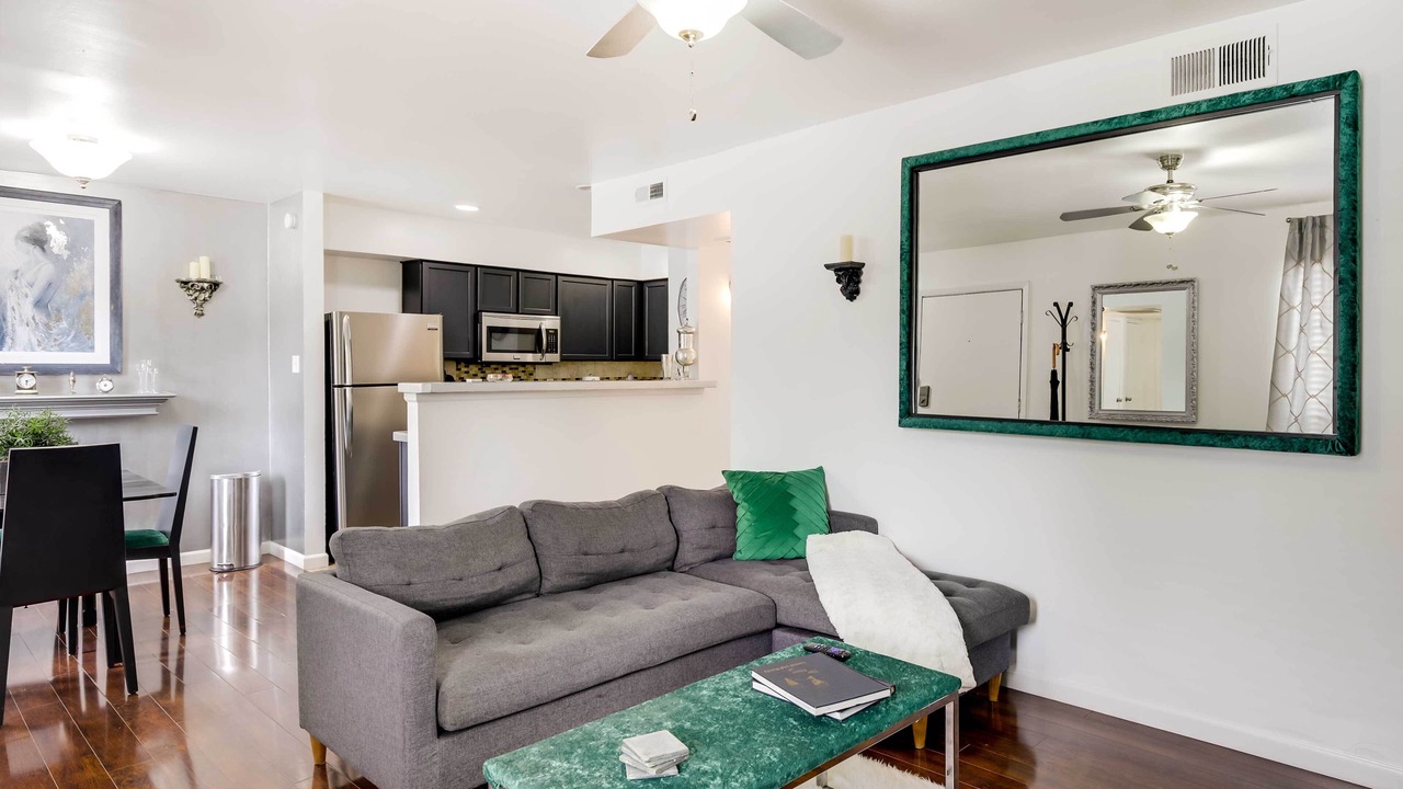 Photo of Livingroom in Knox - Henderson