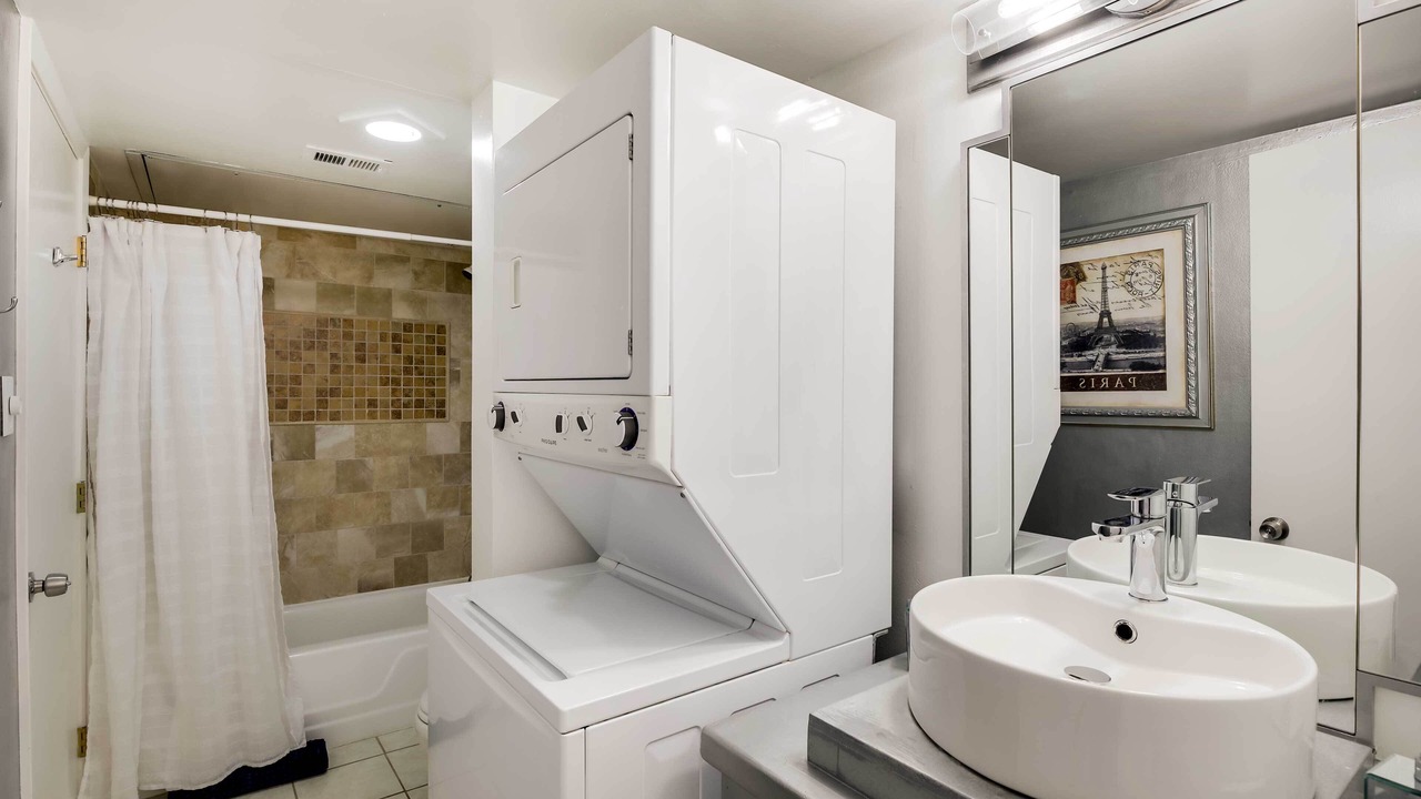 Photo of Bathroom in Knox - Henderson