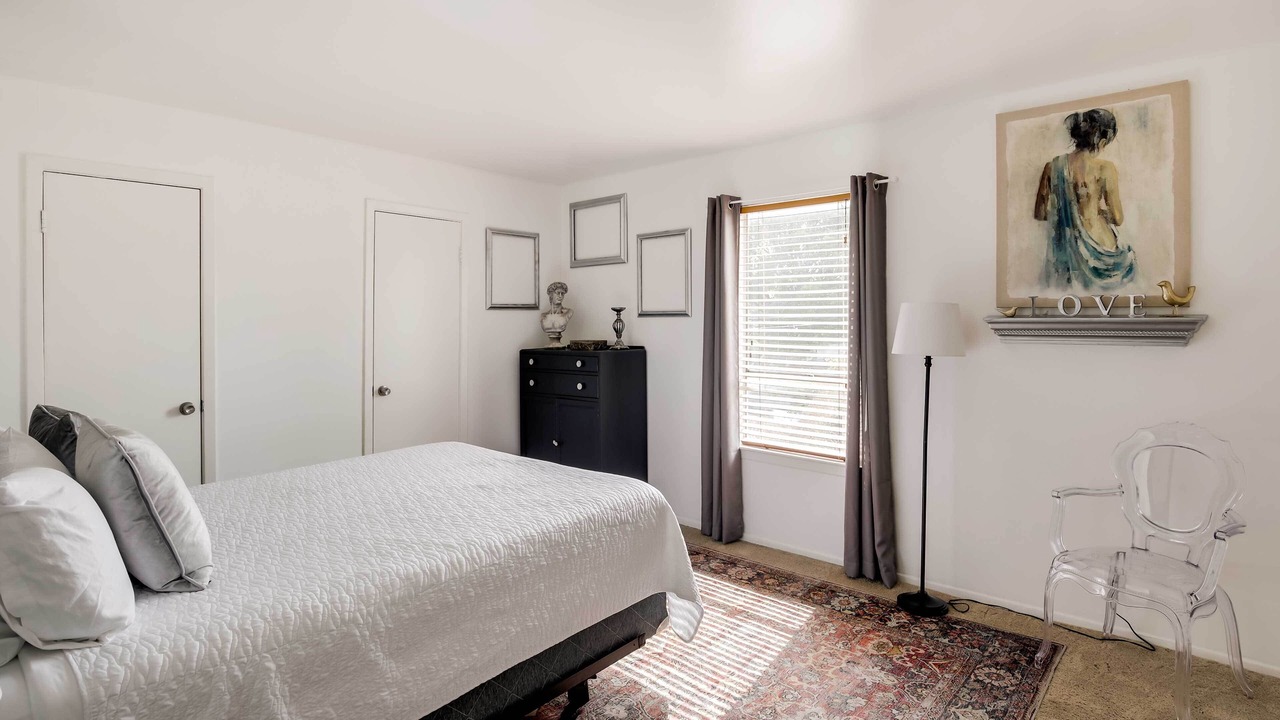 Photo of Bedroom in Knox - Henderson