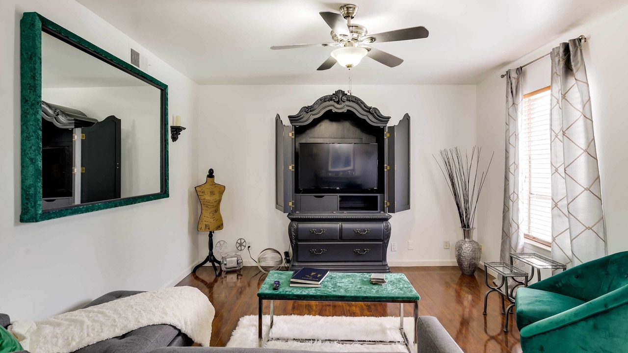 Photo of Livingroom in Knox - Henderson