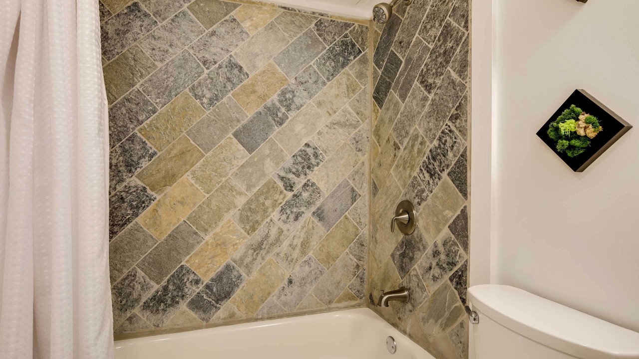 Photo of Bathroom in Knox - Henderson