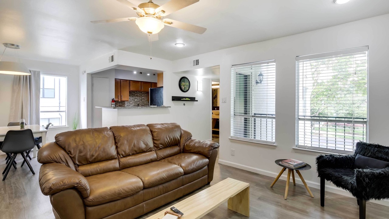 Photo of Livingroom in Knox - Henderson