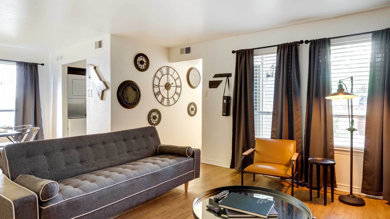Photo of Livingroom in Knox - Henderson