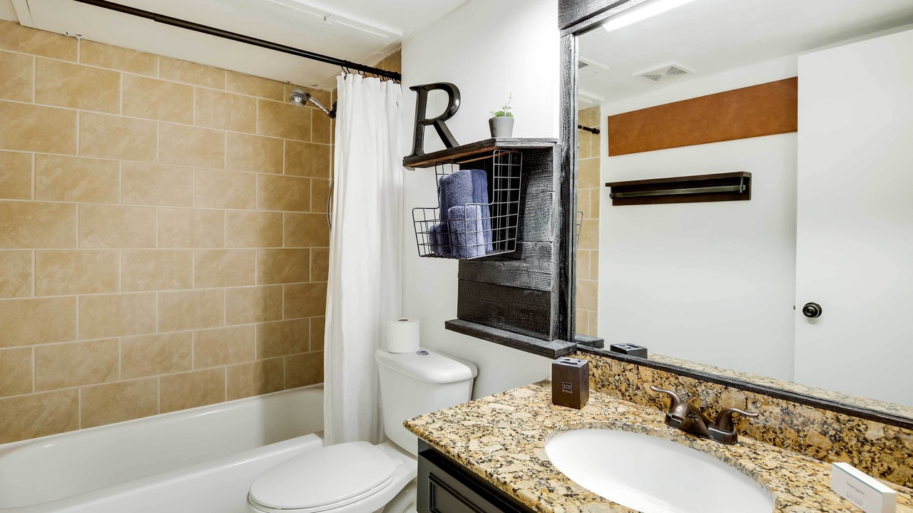 Photo of Bathroom in Knox - Henderson