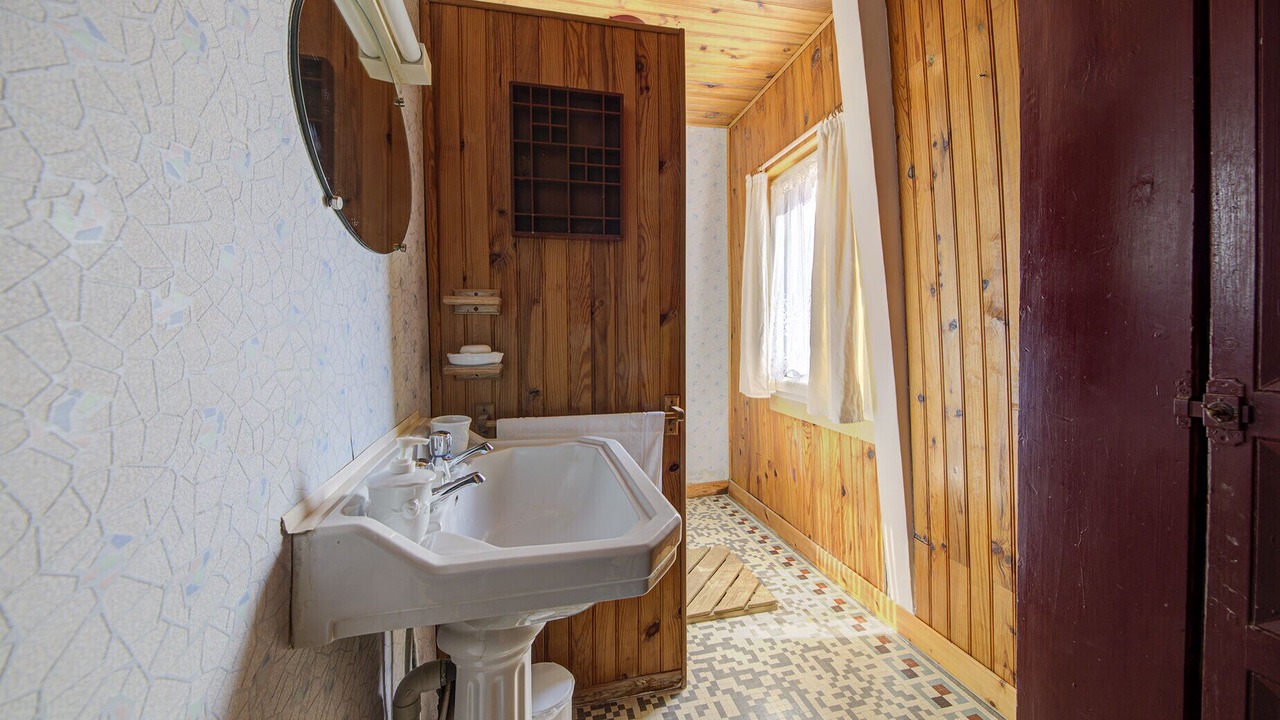 Photo of Bathroom in Murs-Erigne