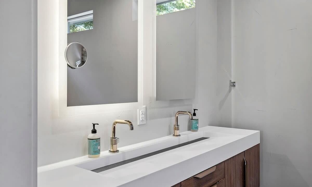 Photo of Bathroom in South Lamar