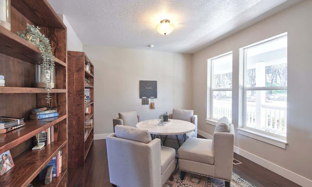 Photo of Bedroom in Amity